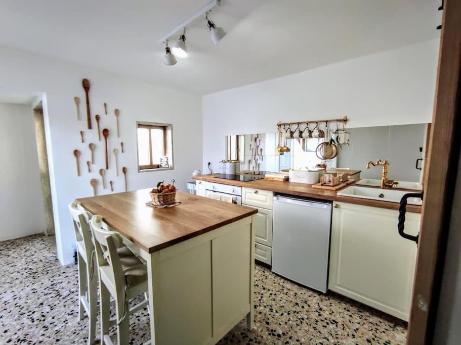 Cinque Terrazze: Freshly Renovated 2-Bedroom House Ceglie Messapica Εξωτερικό φωτογραφία